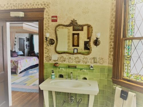 The Munroe Inn Bed and Breakfast