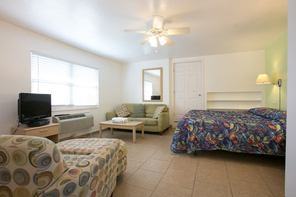 Dolphin Inn Resort