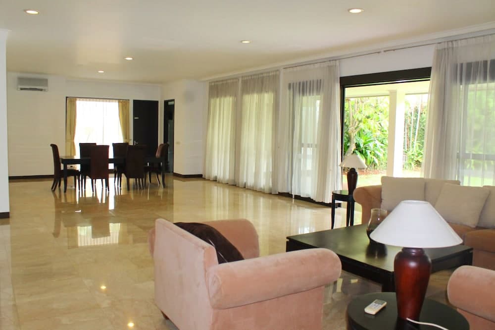 Siaga Raya Creative Villas