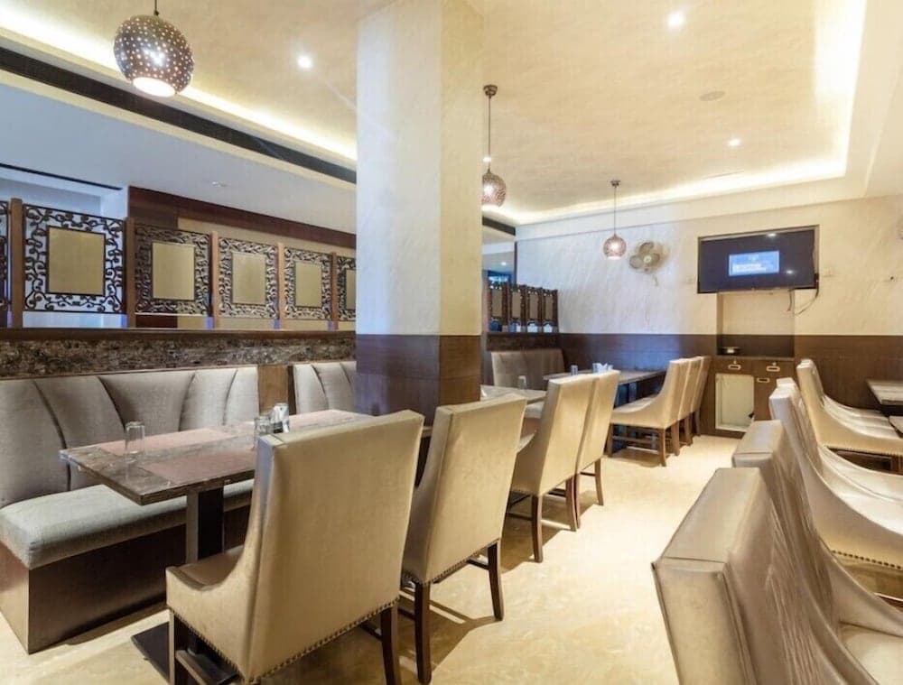 Hotel Nakshatra Grand