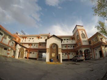 Hotel Marios Inn