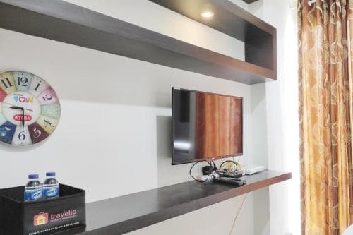 Chic and Cozy Studio at Vida View Apartment By Travelio