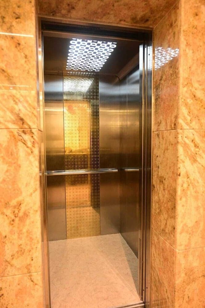 HOTEL ROYAL DIVINE