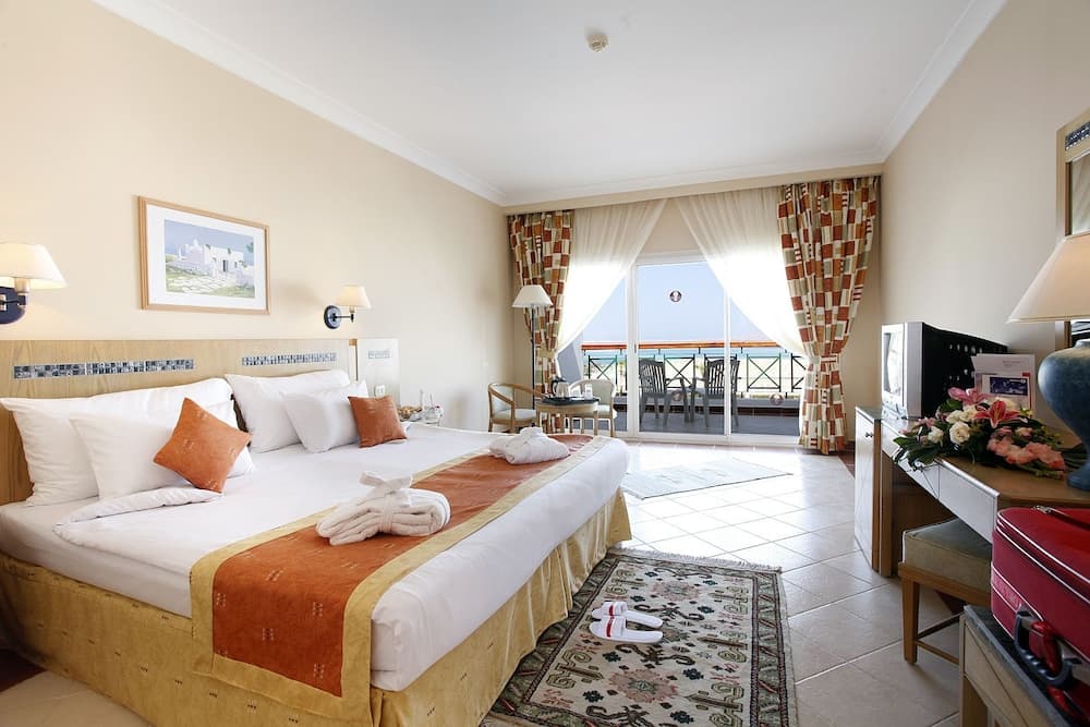 Cyrene Island Sharm