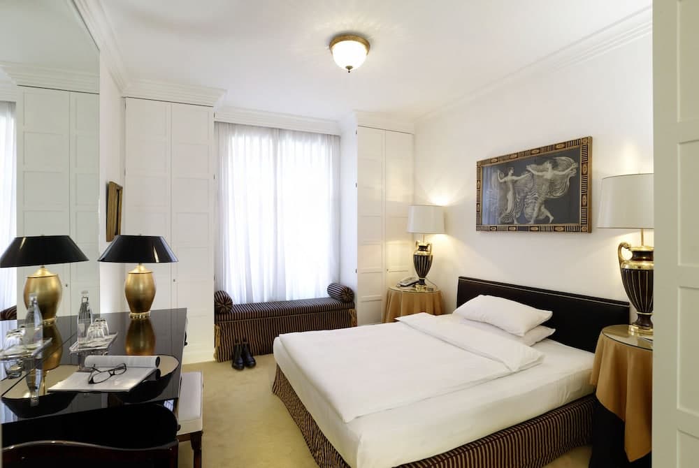 Opera Hotel