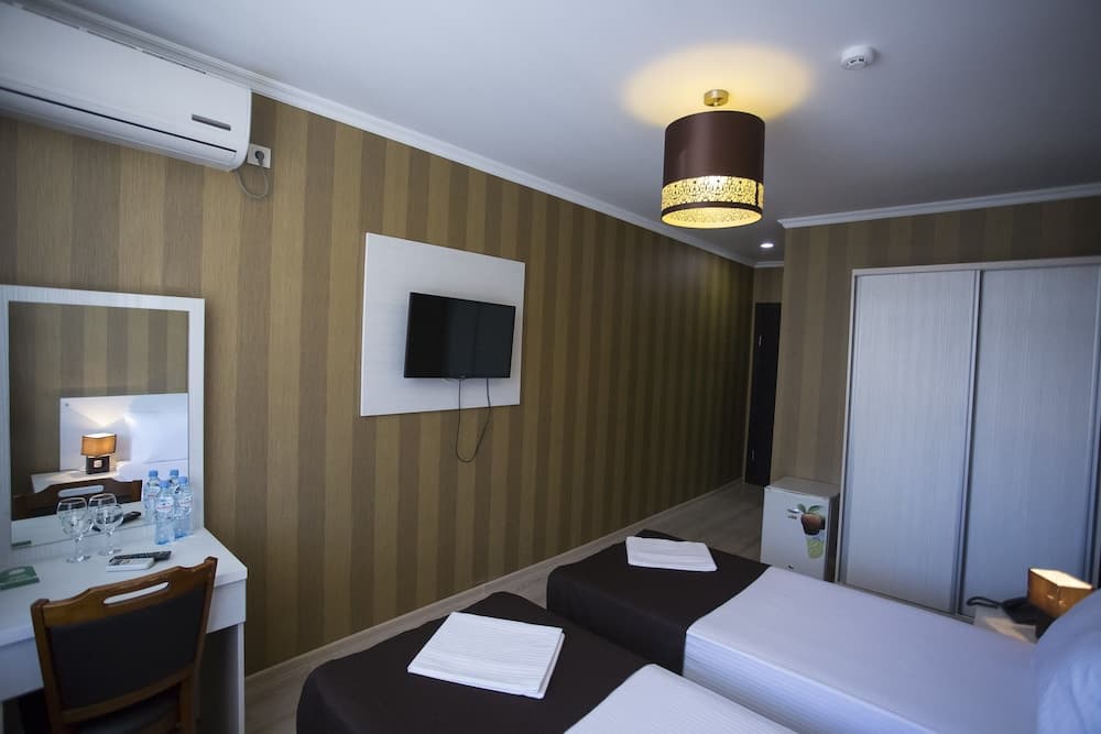 Hotel & Cafe Batus