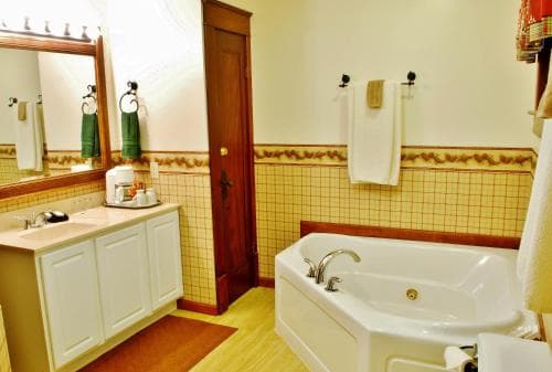 Arbor Hill Inn