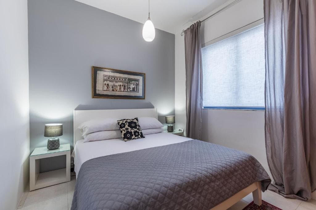 Stunning - Seafront 3-Bedroom 6th Floor
