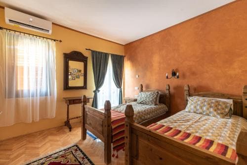 Corona Villa