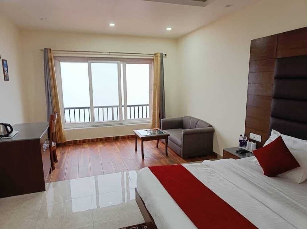 HOTEL PHOENIX