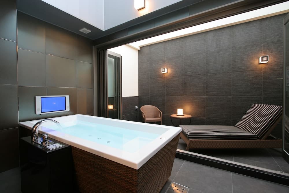 Hotel W