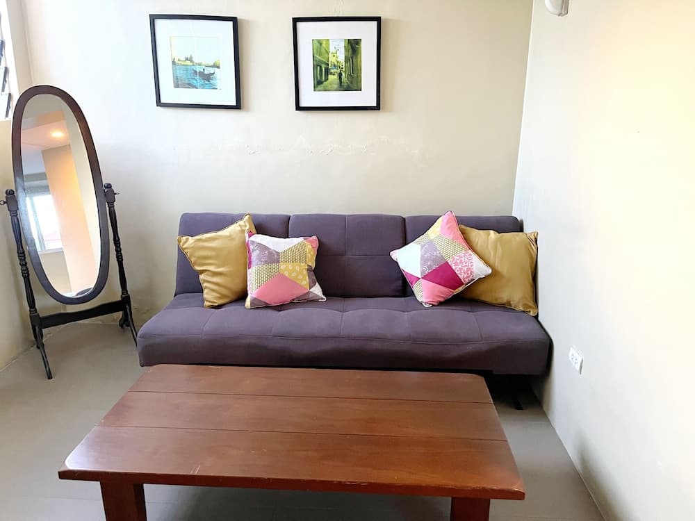 Cinfandel Suites