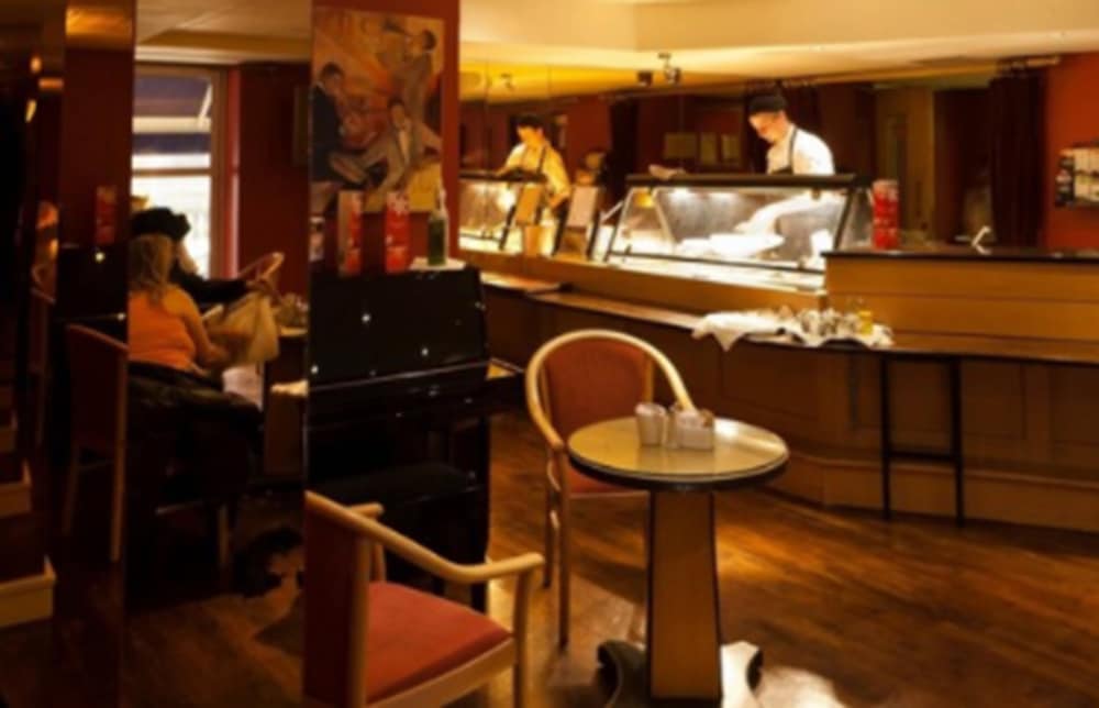 Pery s Hotel
