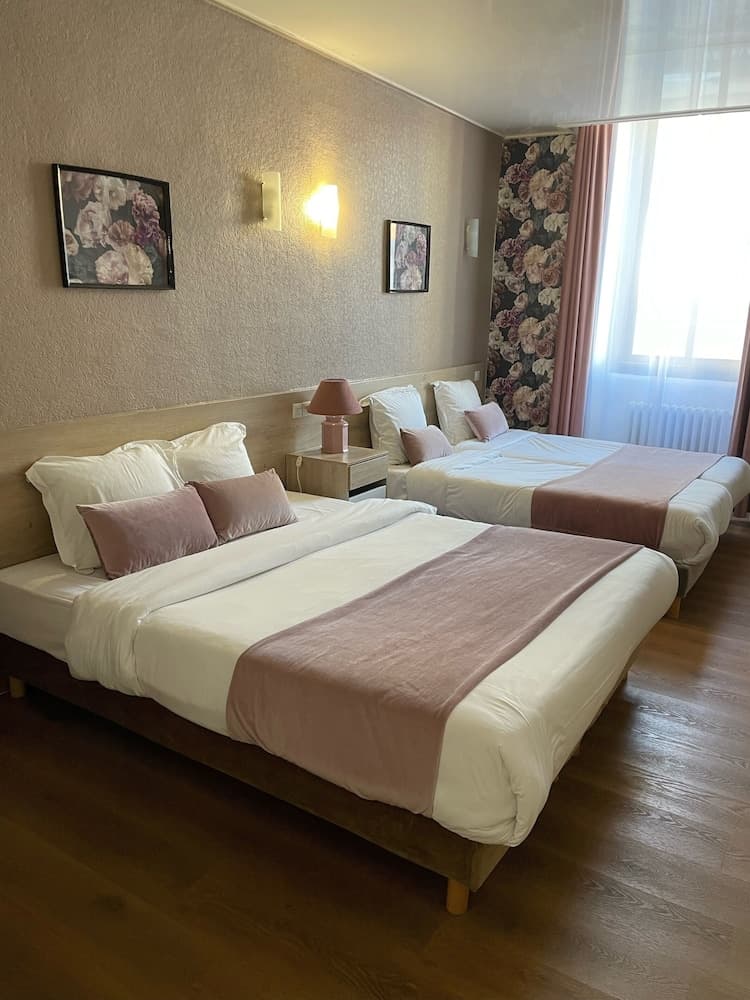 Empire Hotel