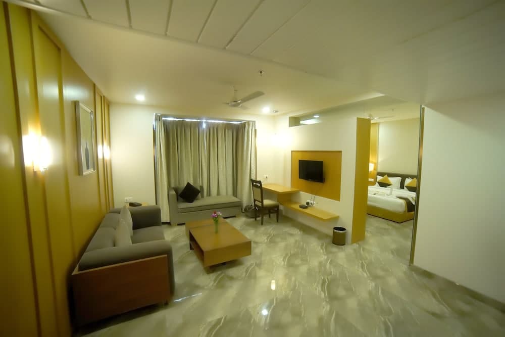 Alexander Luxury Hotel