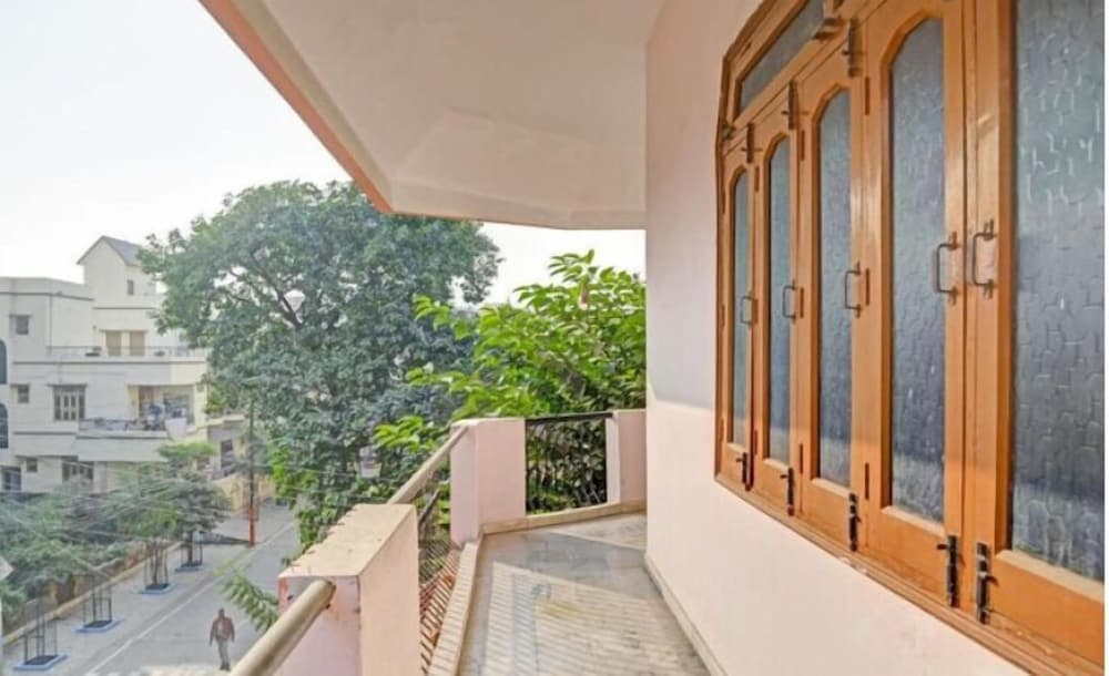 OYO Flagship Hotel Baba''s House