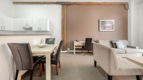 Oaks Sydney Goldsbrough Suites