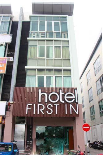 Comma Hotel