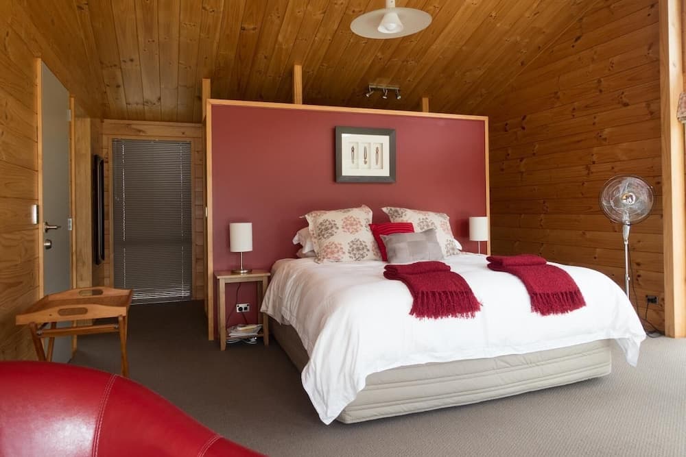 Astelia Lodge