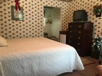 Parkway Inn