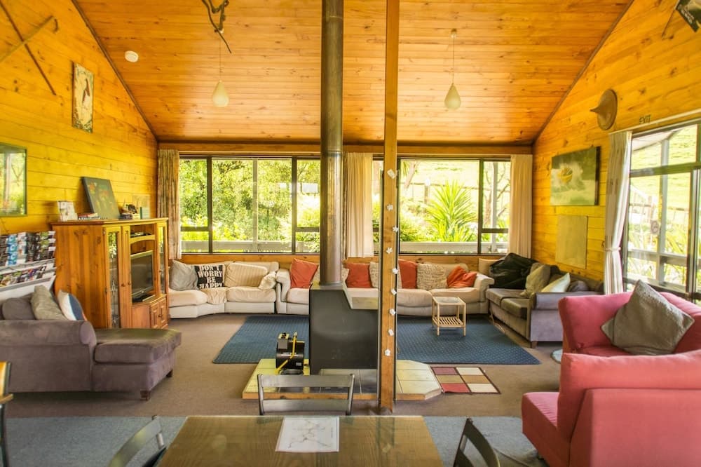 YHA Waitomo Juno Hall Backpackers