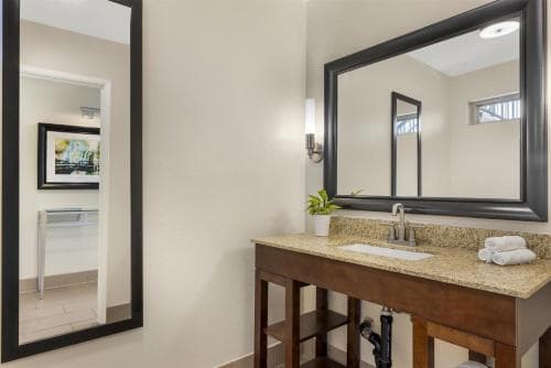 Best Western Plus Beach View Lodge