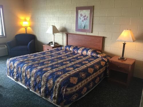 Country Host Motel