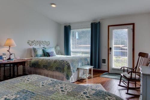 Ocean Cove Inn