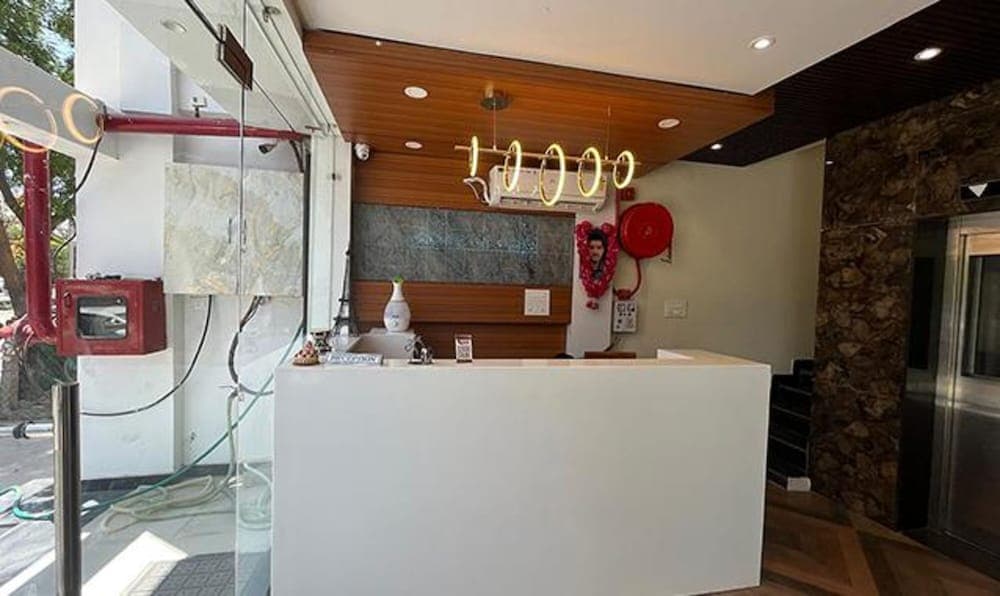 FabHotel Prakash