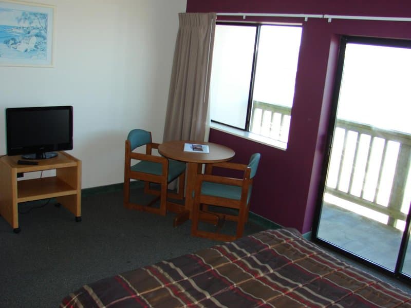 Sunset Oceanfront Lodging