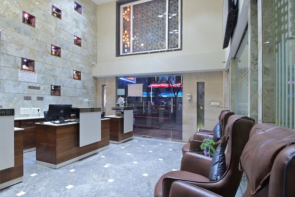 Hotel Oak Plaza