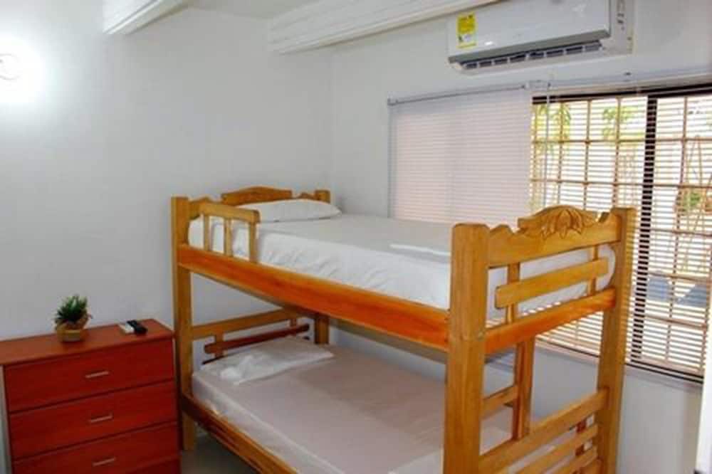 Hostal Kiwi B&B