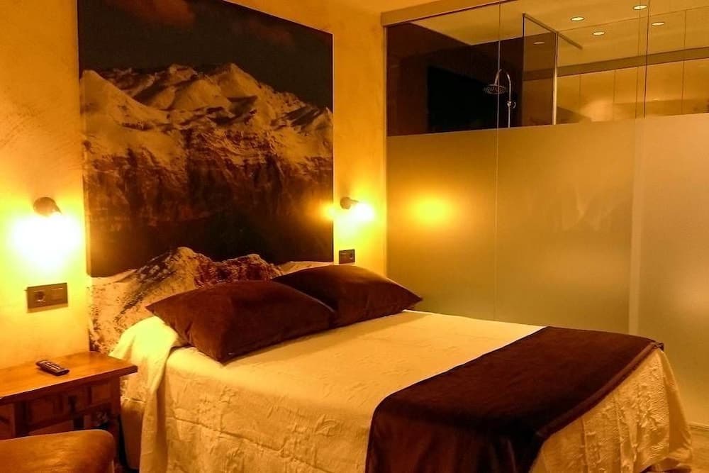 Hostal El Castaneu