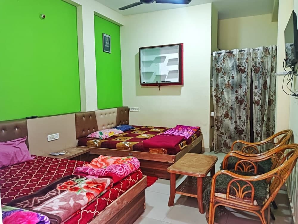 Goroomgo Kalash Ujjain