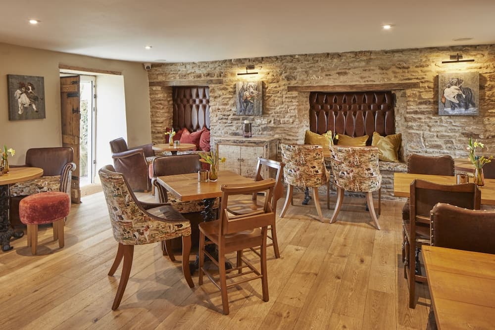 The Full Moon Inn