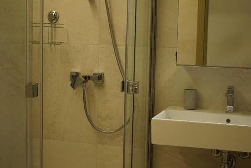 Avenue B&b