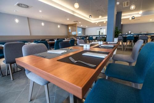 Arena Hotel Holiday