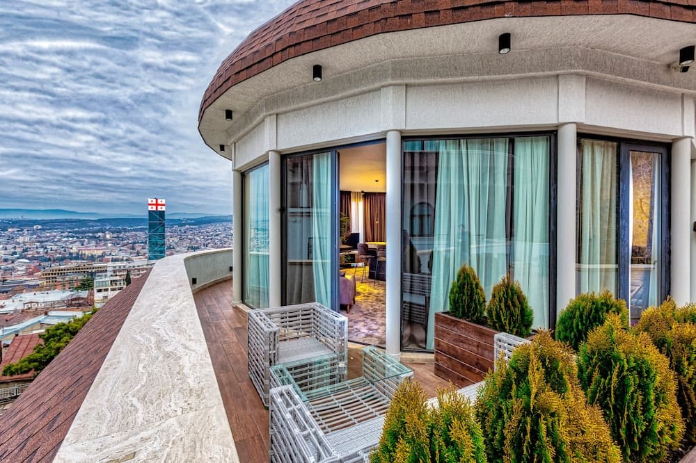 Adamo Hotel