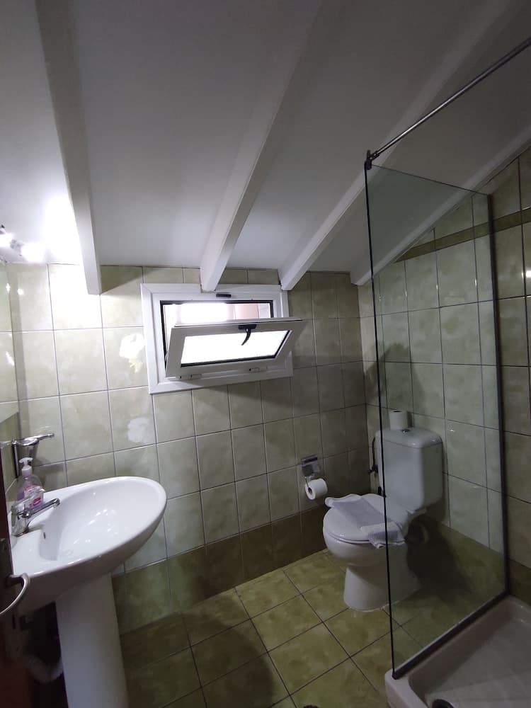 Kavos Plaza Hotel
