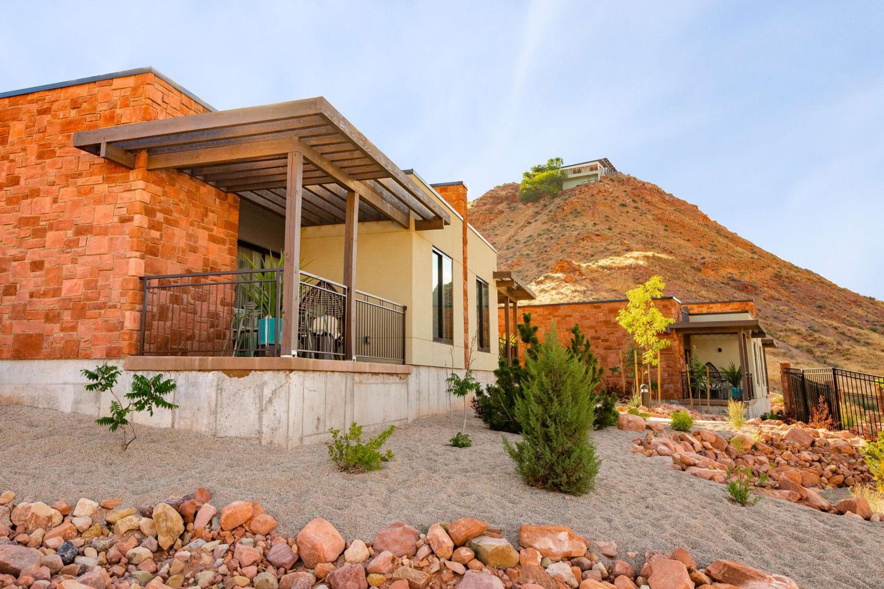 Nuitee hotel image