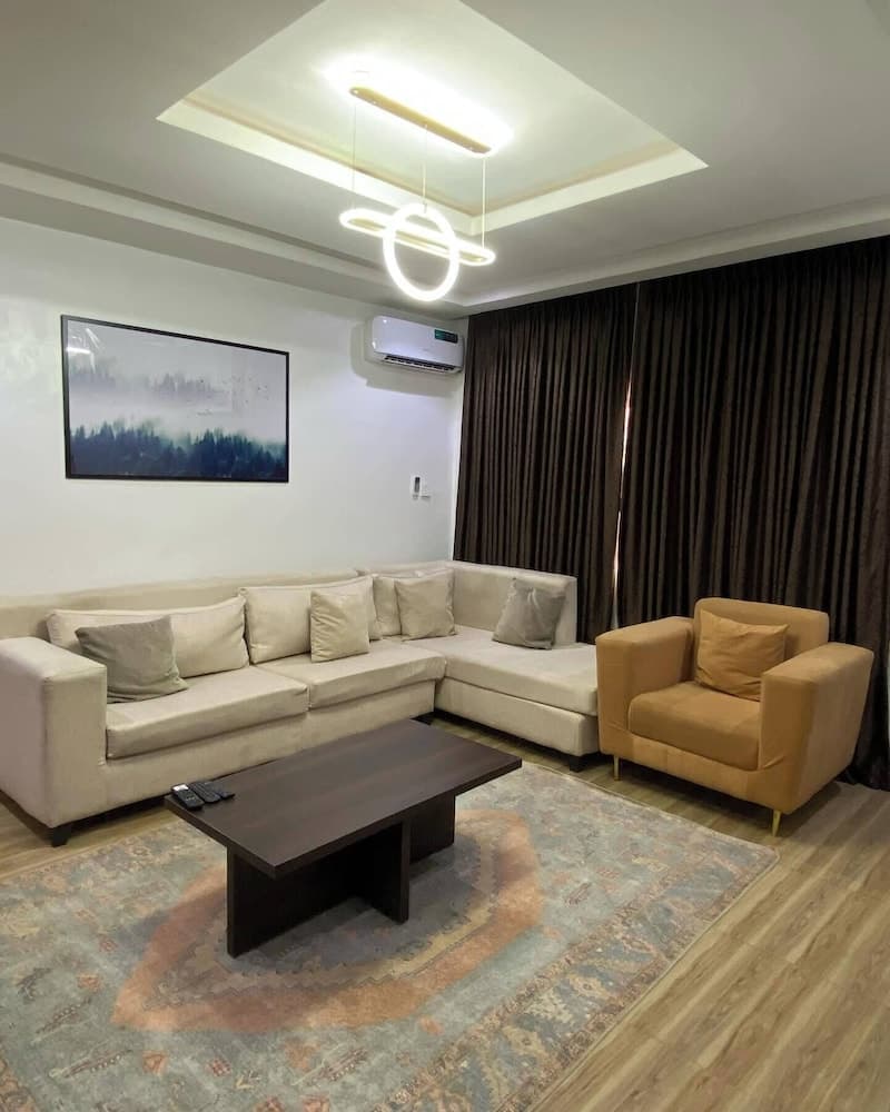 LV-21 Service Apartment M04b
