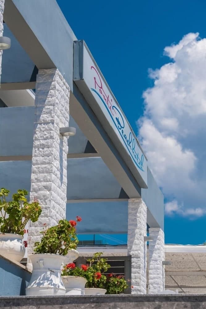 Ponti Beach Hotel