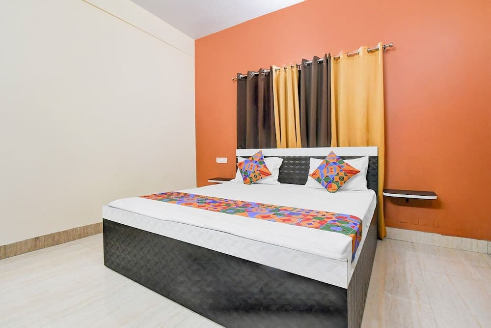 Fabhotel Rb Palace