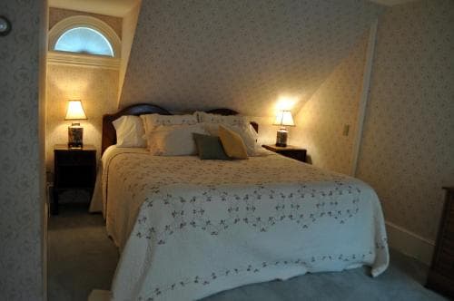 Stone Throw Cottage