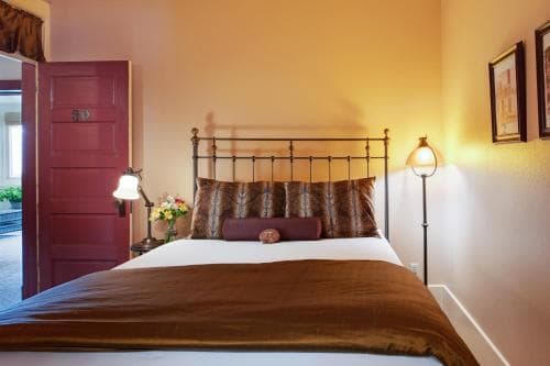 Chamberlin Inn Cody