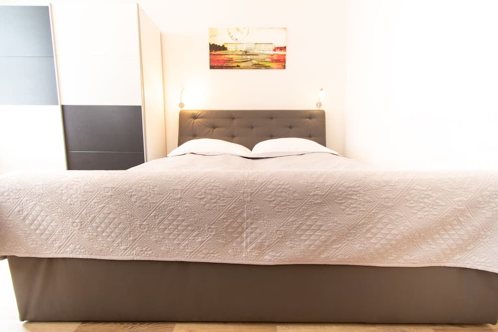 CheckVienna Apartment Reumannplatz