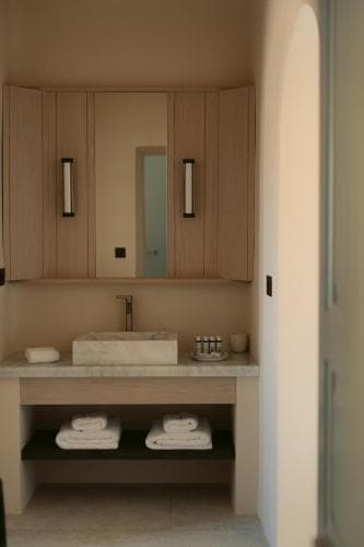 Black Rose Suites