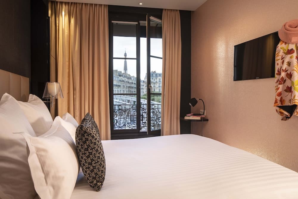 First Hotel Paris Tour Eiffel