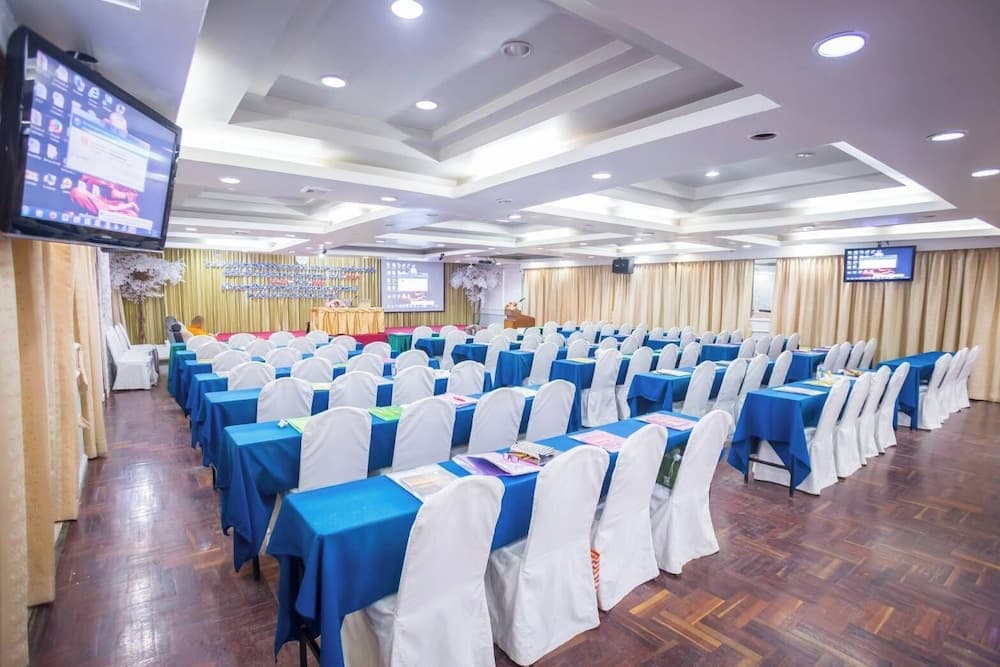 Lopburi Inn