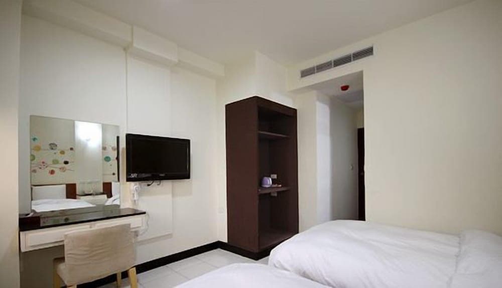 E Moon Hotel